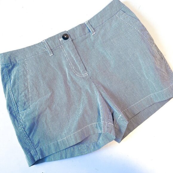 Boden Blue and white searsucker 3" shorts side and back pockets. US size 6 - Picture 3 of 12